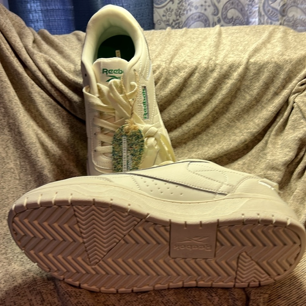 Men’s Reebok sneakers - Picture 2 of 7